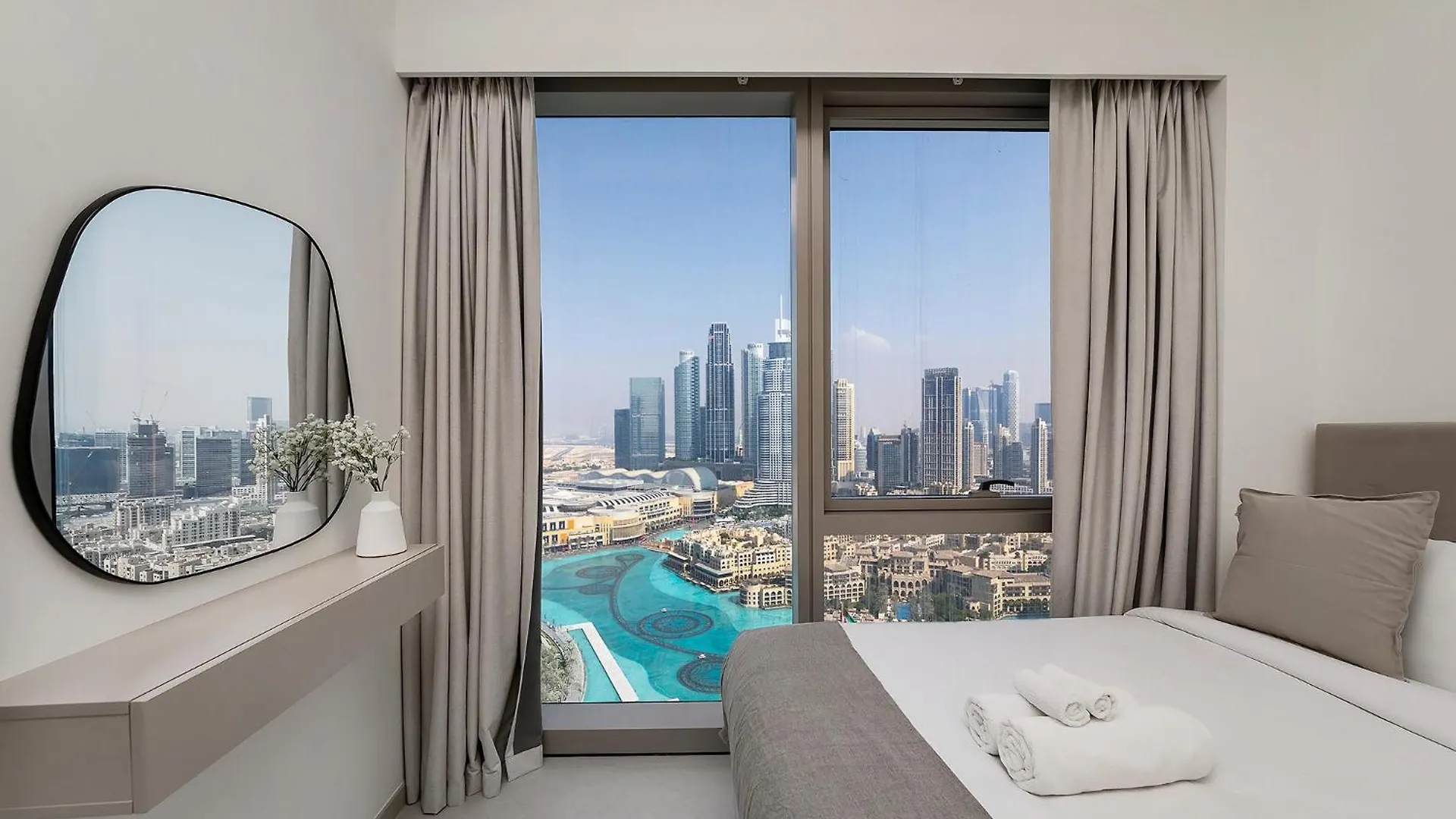 Prime Burj Khalifa&Fountain Views 2 Bdr Apartment Dubai