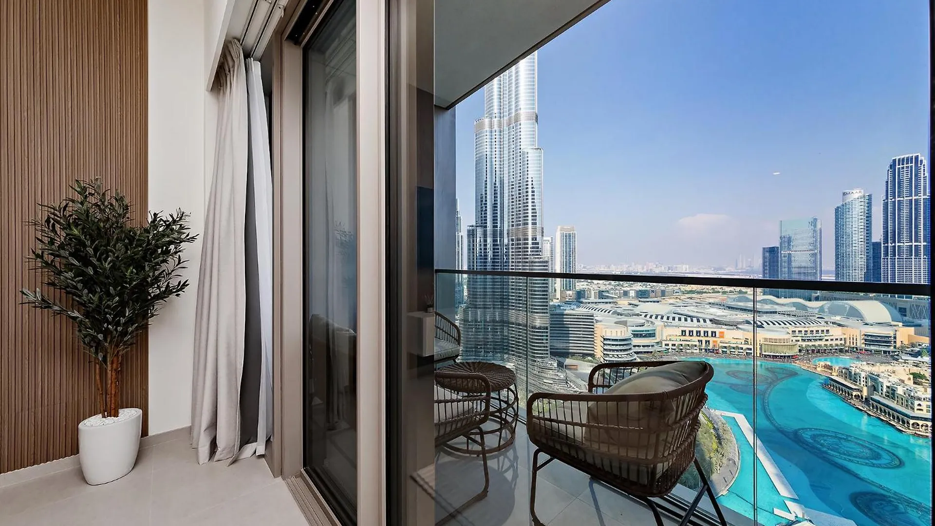 Prime Burj Khalifa&Fountain Views 2 Bdr Apartment Dubai